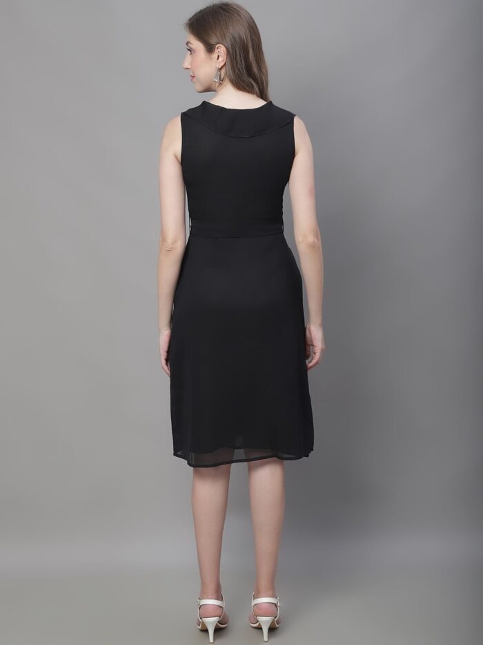 Women's Black Solid Color Ruffles Detail Midi Dress