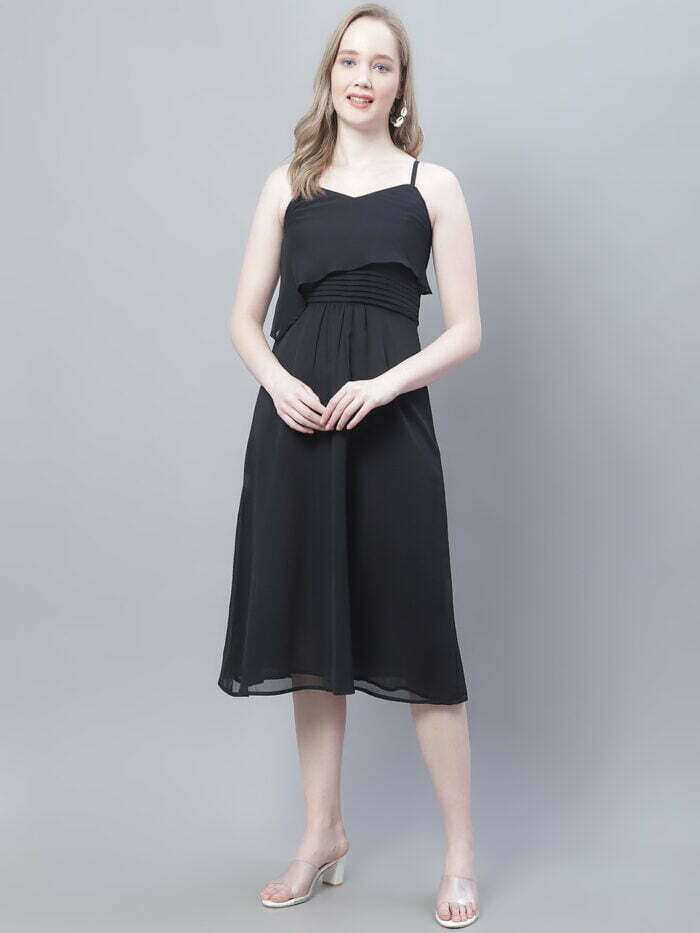 Women's Black Solid Color Shoulder Strap Pleated Midi Dress