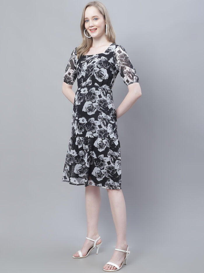 Women's Black Rose Floral Printed Square Neck Tiered Midi Dress