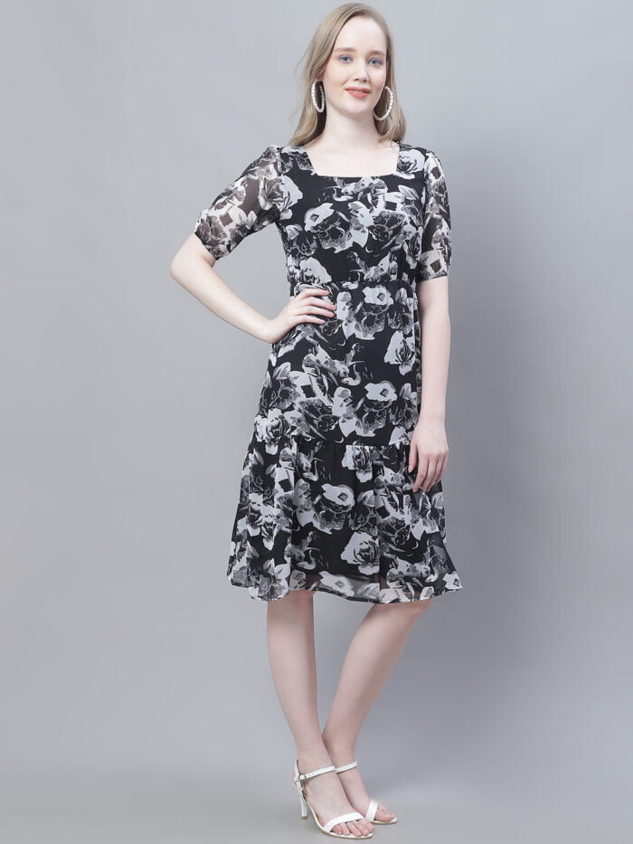 Women's Black Rose Floral Printed Square Neck Tiered Midi Dress